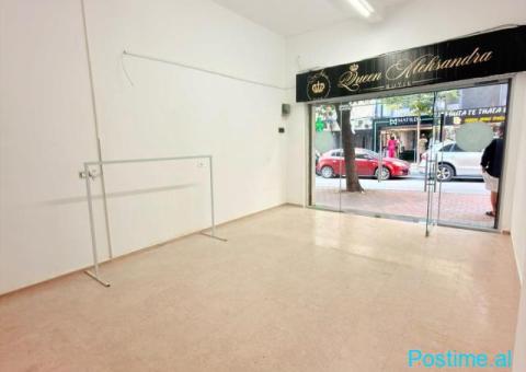 JEPET ME QERA AMBIENT BIZNESI NE BULEVARDIN KRYESOR , DURRES - 1/5