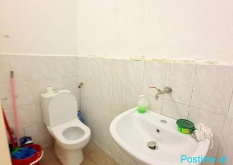 JEPET ME QERA AMBIENT BIZNESI NE BULEVARDIN KRYESOR , DURRES - 3/5