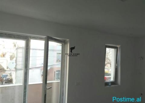 ZYRE ME QERA 60 M2 RRUGA BARDHYL 60.000 LEKE - 2/3