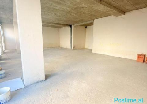 JEPET ME QERA AMBIENT BIZNESI NE RRUGEN E PORTIT, DURRES - 2/3