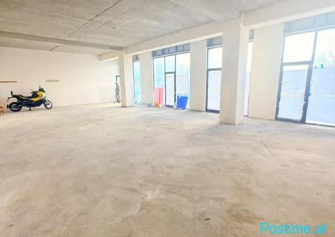 JEPET ME QERA AMBIENT BIZNESI NE RRUGEN E PORTIT, DURRES - 3/3