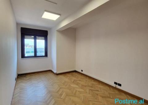 🏢 JEPET ZYRË ME QIRA – QENDËR - 4/6