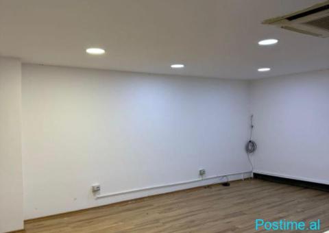 🏢 Dyqan Dubleks me qira – Tek Galeria, ish-Kinema 17 Nëntor - 2/5