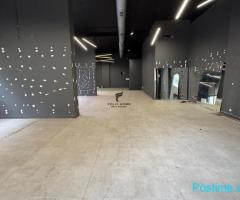 ZYRE ME QERA 205 M2 QENDER 3000 EURO