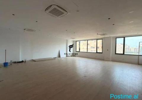 AMBIENT BIZNESI ME QERA 1200 M2 KINOSTUDIO 15.000 EURO FH-74