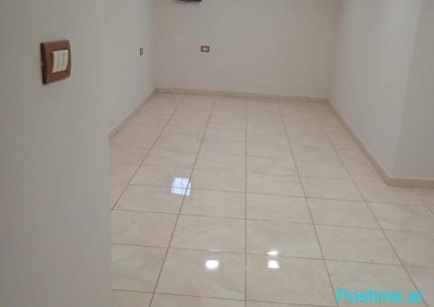 Zyre me qera Rr. Durresit, ish Ambasada Jugosllave ID 5642 - 2/4