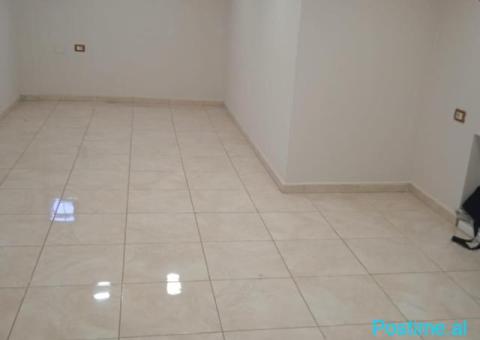 Zyre me qera Rr. Durresit, ish Ambasada Jugosllave ID 5642 - 3/4