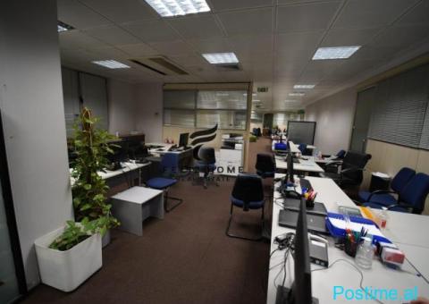 AMBIENT BIZNESI ME QERA,RRUGA E KAVAJES,9300 EURO.