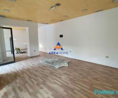 SHITET AMBIENT BIZNESI 60 M2 'FILLIM I RRUGES BULEVARDI I RI
