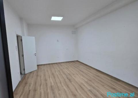 **Jepet zyrë me qira te Square 21** - 6/6