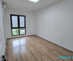 📌 JEPET ZYRË ME QIRA TEK SQUARE 21