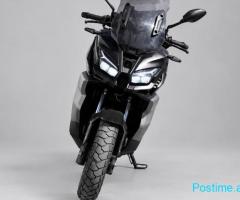 Shitet Voge SR1 ADV, viti 2025
