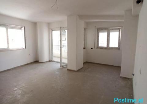 🏢 Zyrë me Qira tek Donika center Afer qendres - 4/9
