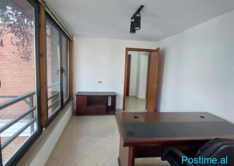 🏢 Jepet Ambient për Zyra me Qira – Pranë Presidencës - 1/5