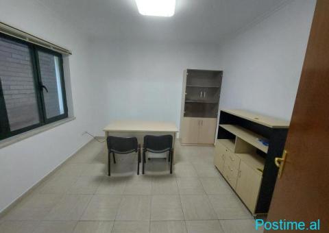 🏢 Jepet Ambient për Zyra me Qira – Pranë Presidencës - 2/5