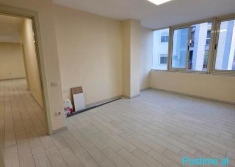 Me Qira: Zyrë 140 m² me 4 Ambiente Pune 2 WC🚾 📍 Pazari Ri - 1/8