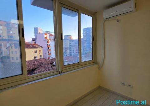 Me Qira: Zyrë 140 m² me 4 Ambiente Pune 2 WC🚾 📍 Pazari Ri - 2/8