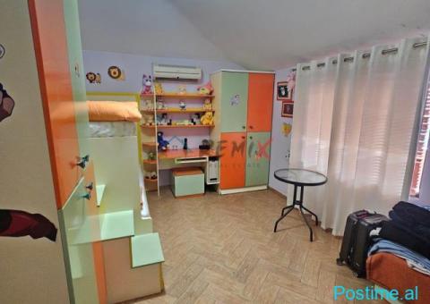🏡 JEPET ME QIRA KATI I 3-TË I NJË VILE PRIVATE – TIRANË - 4/10
