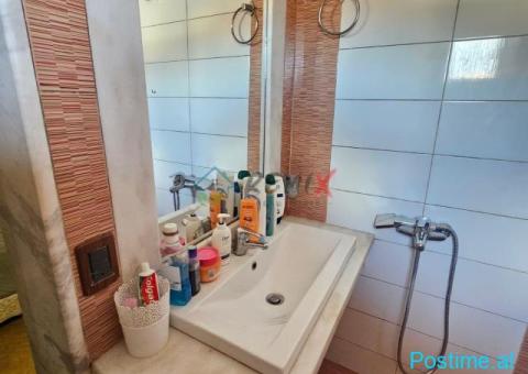 🏡 JEPET ME QIRA KATI I 3-TË I NJË VILE PRIVATE – TIRANË - 6/10