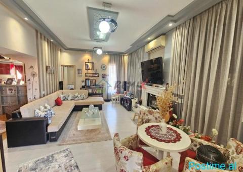 🏡 JEPET ME QIRA KATI I 3-TË I NJË VILE PRIVATE – TIRANË - 8/10