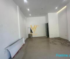 JEPET AMBIENT BIZNESI 38 M2 ME QIRA TE RR.BARRIKADAVE 1.500E