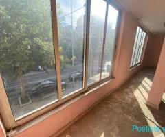 JEPET ME QERA AMBIENT BIZNESI ILIRIA PLAZH 178 m2 600 EURO