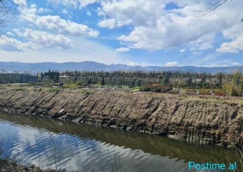 (AR)🟢 SHITET TOKË 700M², POGRADEC!