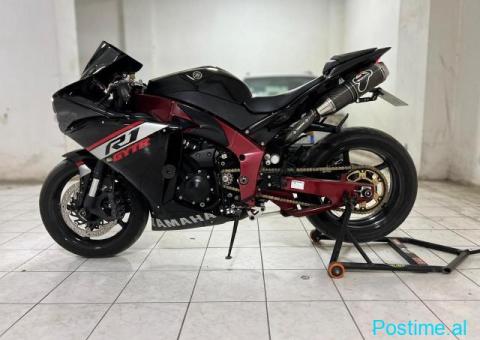 YAMAHA R1 BIG BANG - 1/9