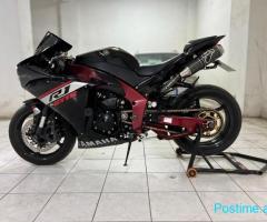 YAMAHA R1 BIG BANG