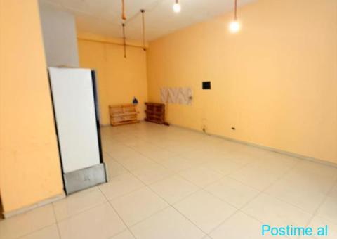 JEPET ME QERA AMBIENT BIZNESI STACIONI I TRENIT,DURRES - 3/4