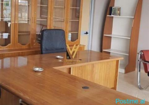 JEPET MAGAZINE 444 M2 ME QERA NE MARIKAJ , VORE 2.000 EURO - 3/4