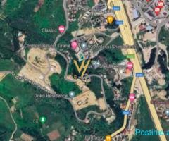 SHITET TRUALL 7.500 M2 ME NJOLLE TE KUQE PRANE TEG