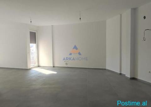 JEPET ME QIRA AMBIENT SHËRBIMI 220M2 'RRUGA ALI BEGEJA , MBA