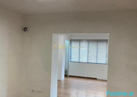 MYSLYM SHYRI AMBIENT ZYRE PER QERA - 1/4