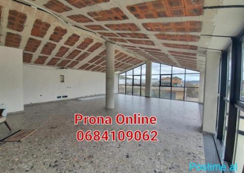 Jepet me QERA ambjent biznesi ZYRA pranë rrugës dytësore - 3/4