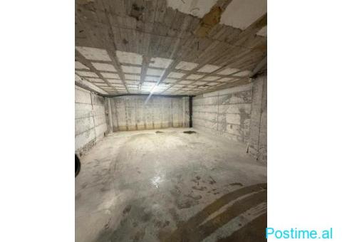 0677157705 Garazh/ 2 Poste parkimi per Shitje ne Plazh, Durr