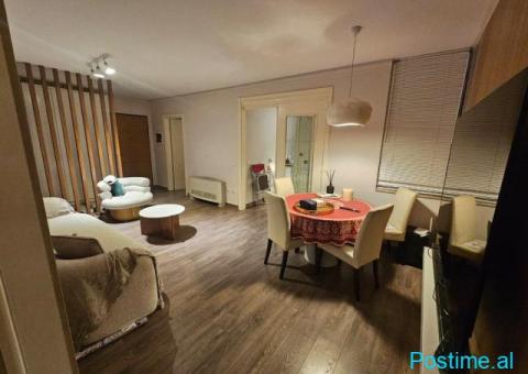 Jepet me qira Apartament 3+1+2 + Post Parkimi pranë Liqenit - 1/4