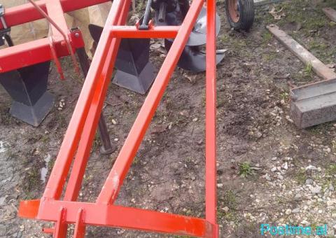 Hapse gropa pemëve me traktor - 1/5