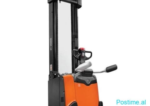 Transpaleta elektrike Toyota me platforme Stacker SPE160 - 1/6