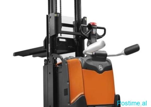 Transpaleta elektrike Toyota me platforme Stacker SPE200D - 1/4
