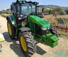 Traktor JOHN DEERE 6090M