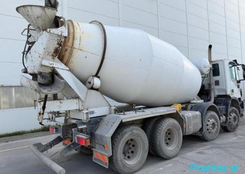 IVECO TRAKKER 400 with Liebherr concrete mixer - 7/10