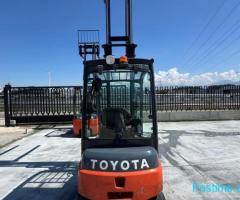 Forklift (Pirun Ngrites) Elektrik Toyota 1.6 ton 8FBM16T