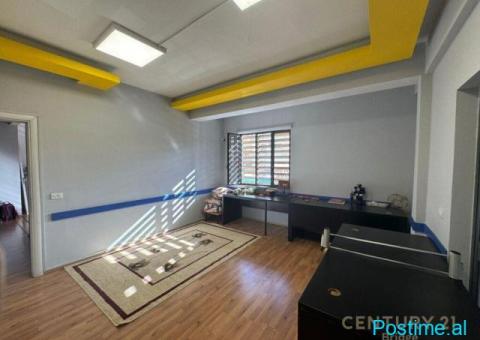 Jepet me qira ambient biznesi Rruga Bardhyl - 3/7