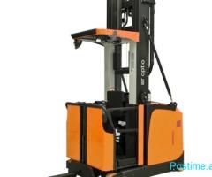 Forklift (Pirun ngrites) elektrik Toyota 1 ton OME100H