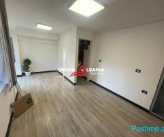 Jepet me qera ambient biznesi tek Rruga e Kavajes (42711100)