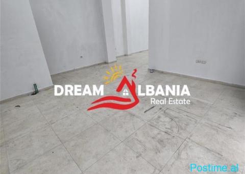 Jepet Ambjent Biznesi me Qera Tek Kthesa e Kamzes (42711095) - 2/3