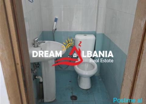 Jepet Ambjent Biznesi me Qera Tek Kthesa e Kamzes (42711095) - 3/3