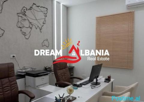 Jepet Me Qera Ambient Biznesi Buze Rruge te Komuna e Parisit - 3/3