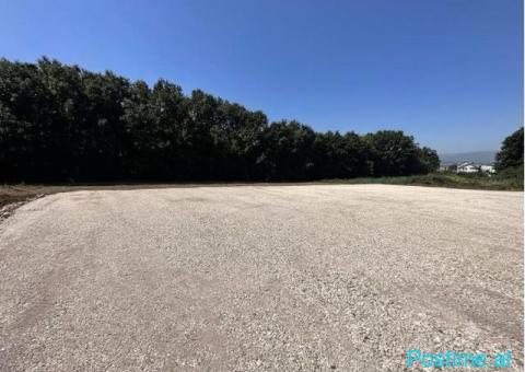 Jepet toke me qera Buze Autostrades Tirane-Durres